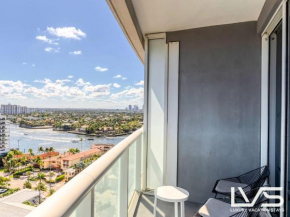 W FTL 1409 Beachfront Resort 2 Bedroom & 2 Bathroom Condo